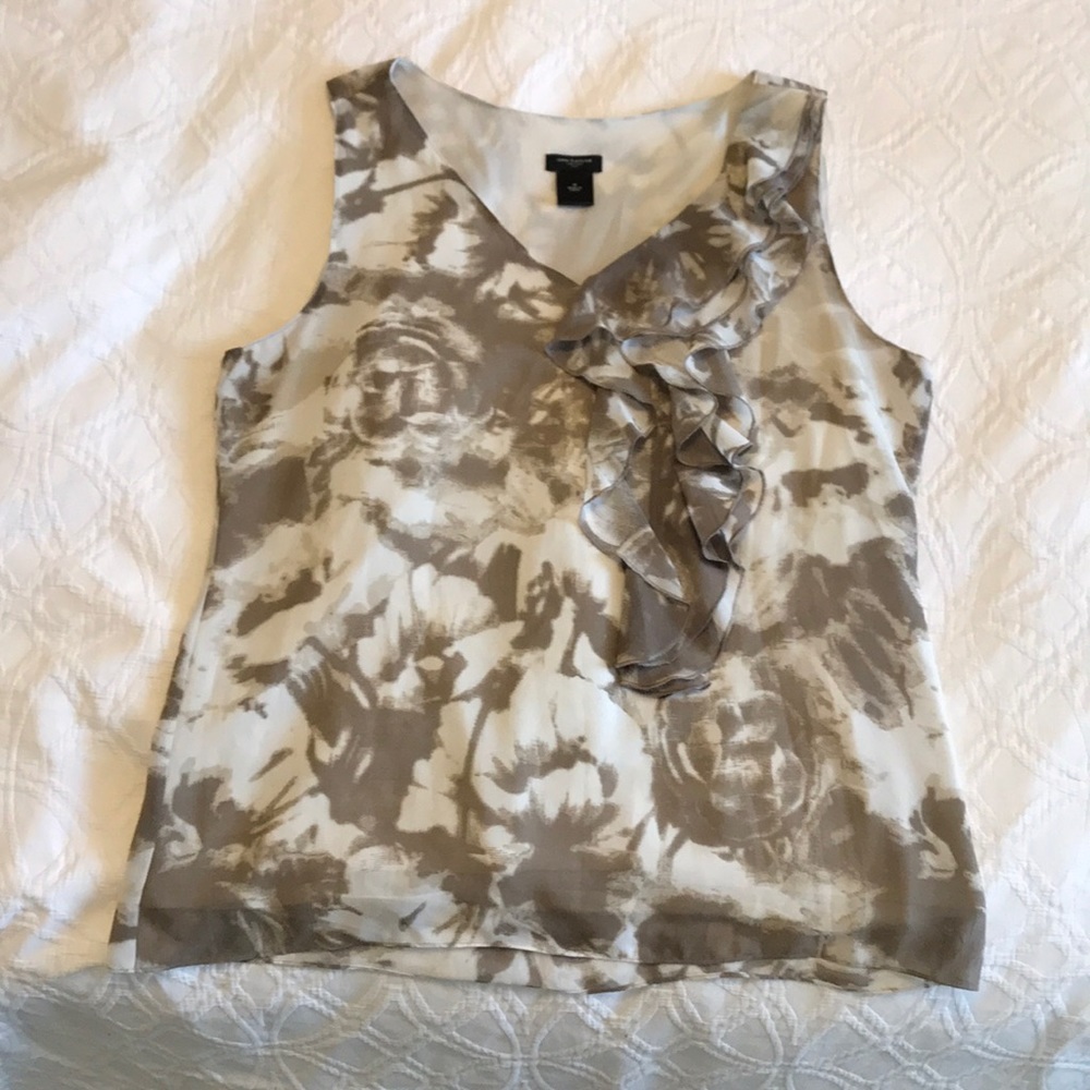 Sleeveless blouse